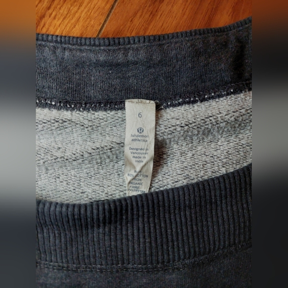 Lululemon Size 6 Crop Top Grey Sweater - Picture 4 of 5